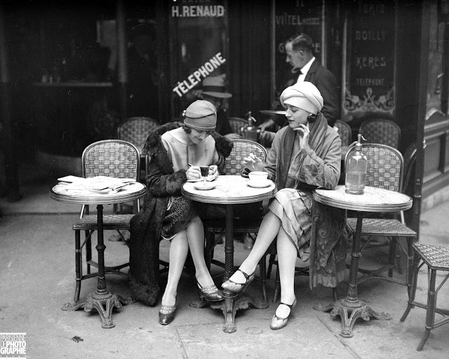 1226743300_terrace-of-cafe.-paris-about-19251