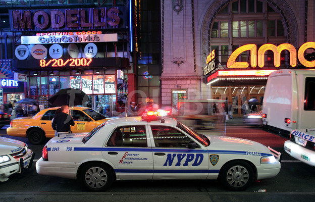653547-ny-police-car