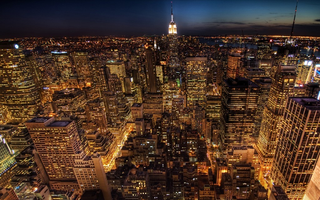 Empire-State-Building-New-York-City-at-Night-2560x1600-wide-wallpapers.net_-1024x640