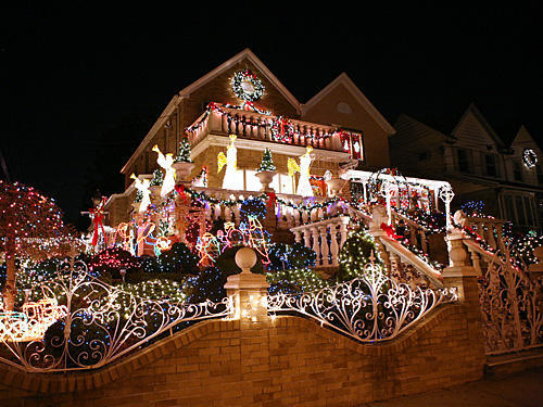 dyker-heights-christmas-6