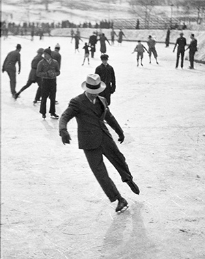 man-skating-at-wollman-rink-in-central-park-new-york-city-1937