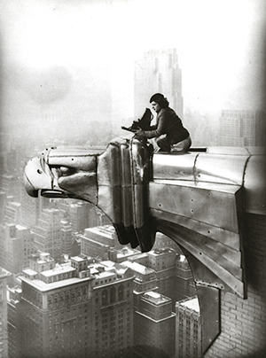 Margaret-Bourke-White-Atop-Chrysler-Building-Gargoyle-1934-2