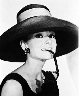 ss2080962_-_photograph_of_audrey_hepburn_as_holly_golightly_from_breakfast_at_tiffanys_available_in_4_sizes_framed_or_unframed_buy_now_at_starstills__25144__07035.1394483701.1280.1280